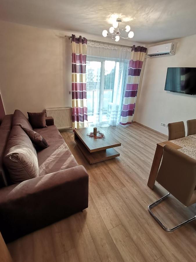 Reymonta Apartment *